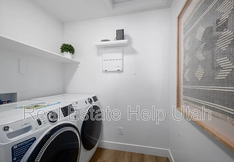 281 W 1150 N — Photo 7