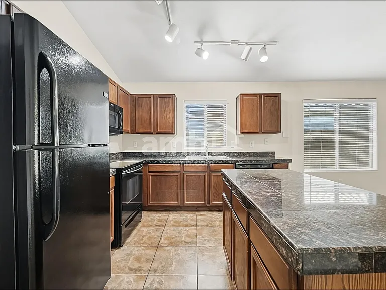 7119 W Fawn Dr — Photo 3