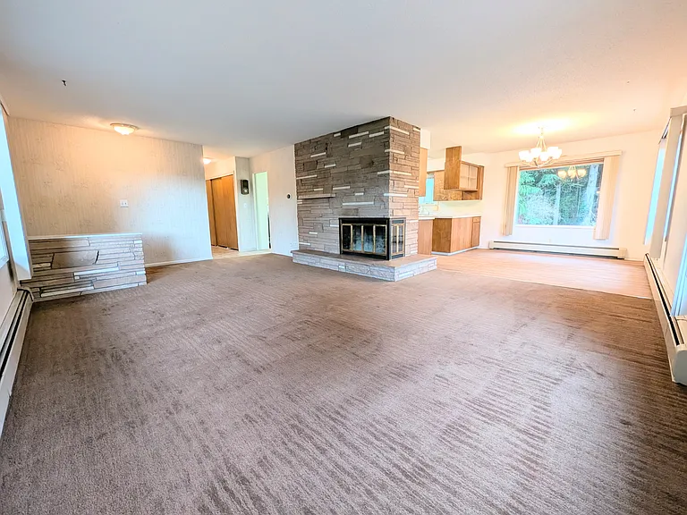 2575 Yew Street Rd — Photo 37