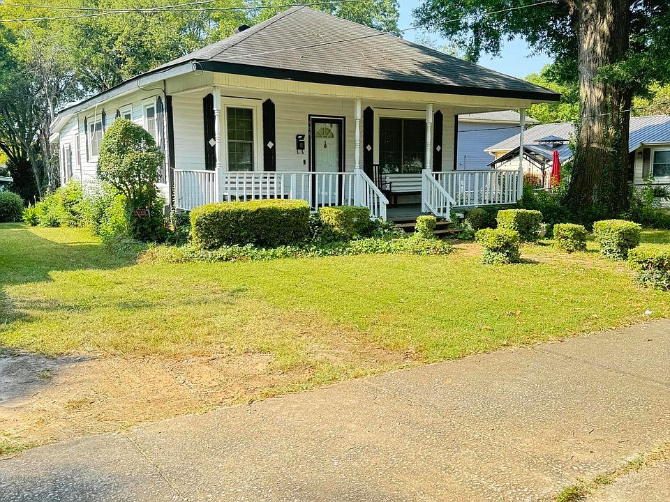 1st image of 804 Cotton Pl