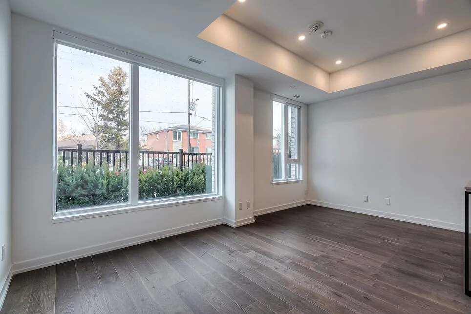 Building Photo - 15 Maryport Ave #105