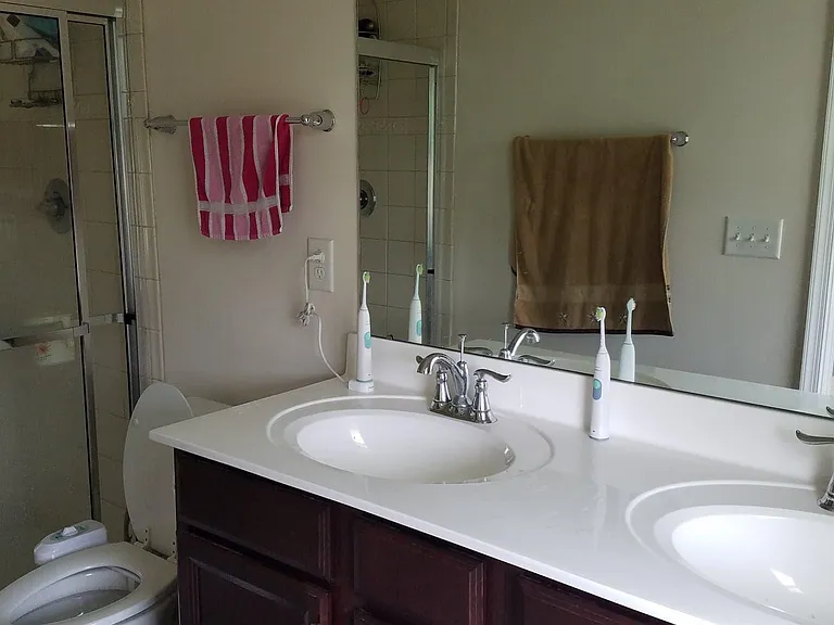 808 Suffield Way — Photo 16