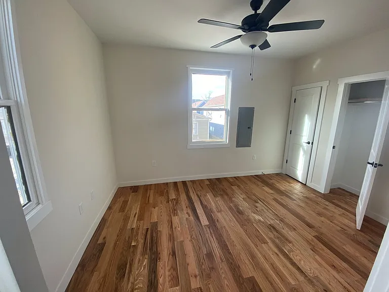 107 Saffarans Ave — Photo 7
