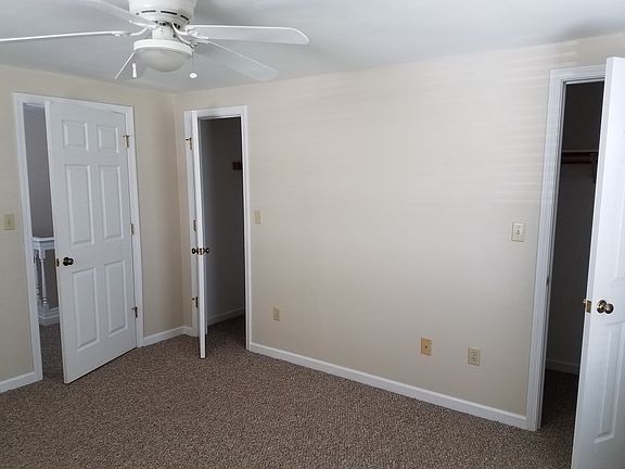 Bedroom/Large Closet