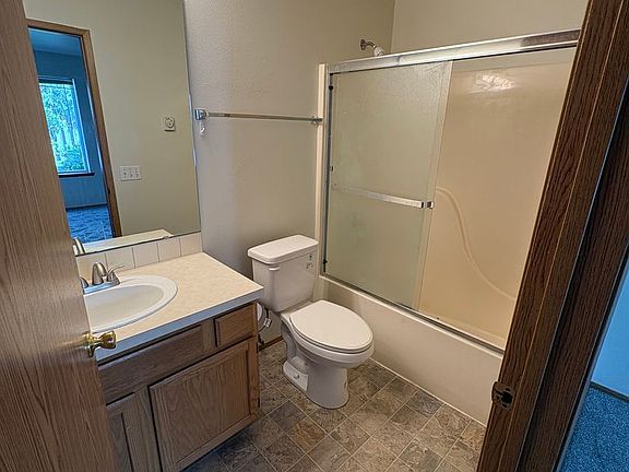 4th image of 1302 N 152nd St APT 7