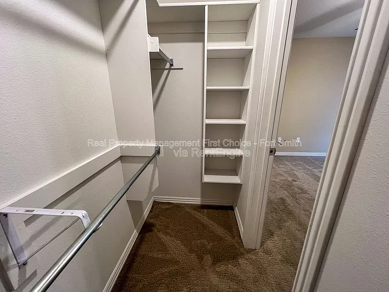 6715 Maribette Rd — Photo 16