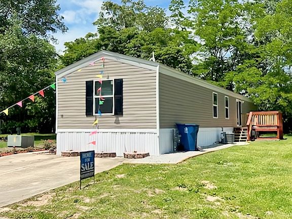 3rd image of 15 Deerwood Park
