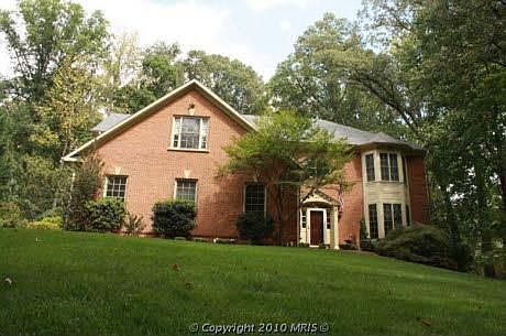 2nd image of 3821 Linda Ln