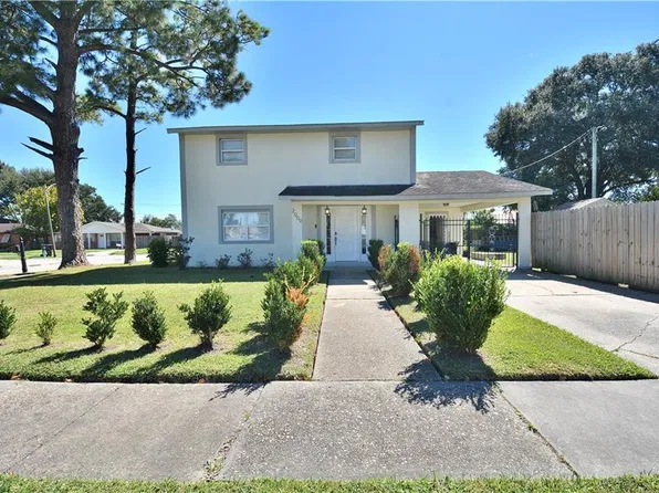 2009 Francke Pl, Violet, LA 70092
