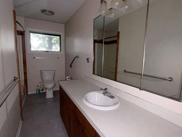 13497 Center Rd — Photo 19