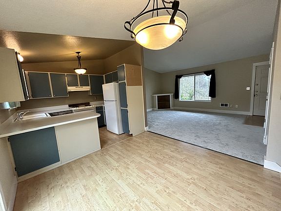 4th image of 6502 19th St NE