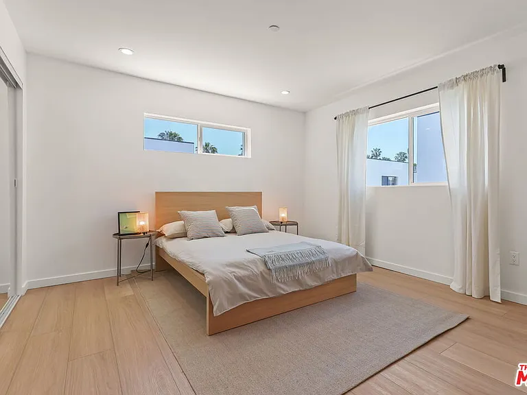 623 N Mariposa Ave — Photo 17