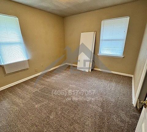 4th image of 2829 Lakeside Dr