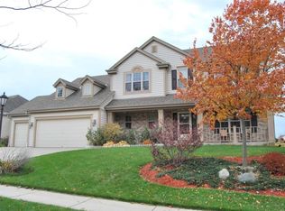1912 Foxcroft Ln, Waukesha, WI