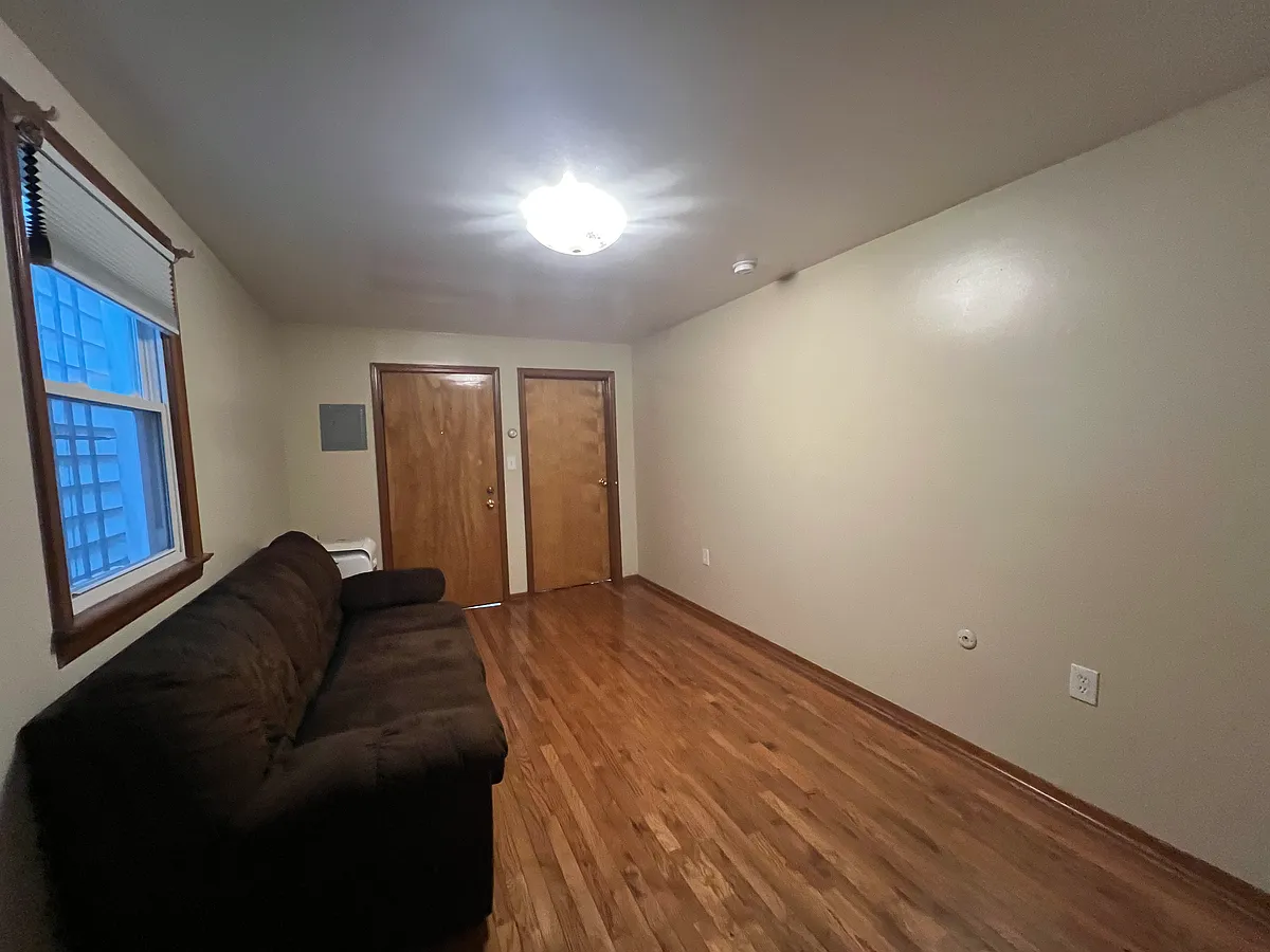 Building Photo - 112 Polk St #1