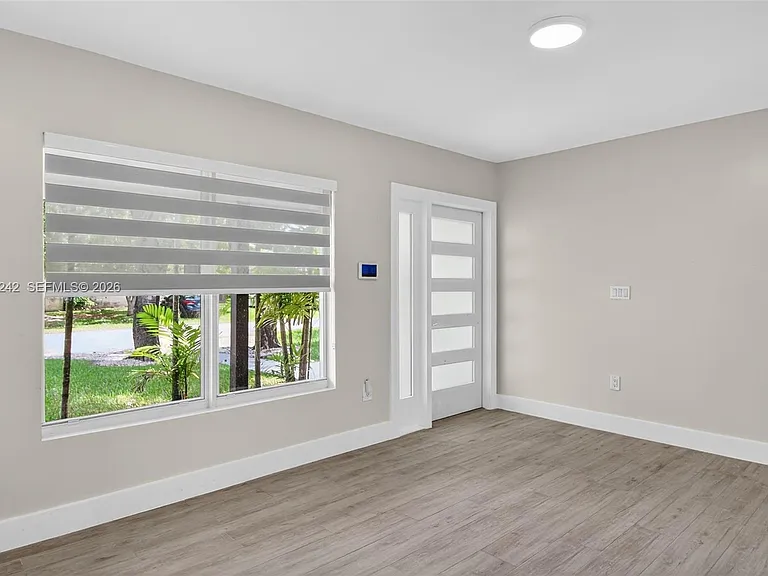 6090 SW 63rd Ave — Photo 4