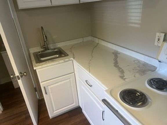 2nd image of 607-609 N 50th St