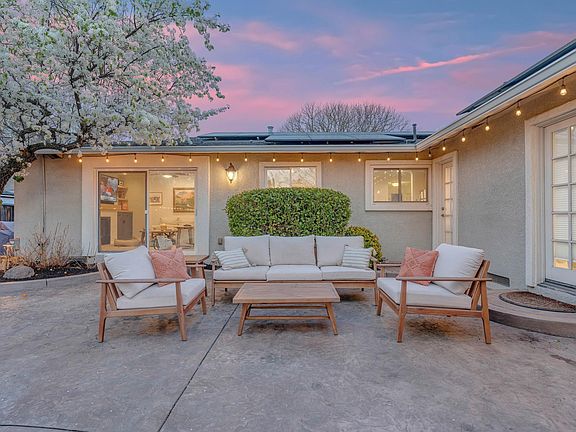 3rd image of 2070 Raven Rd