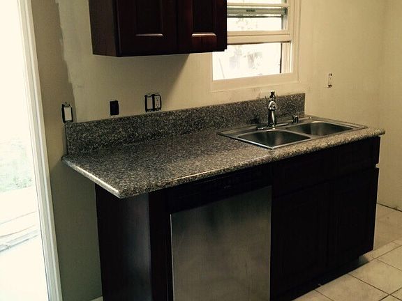 3rd image of 16612 Regina Cir APT 2
