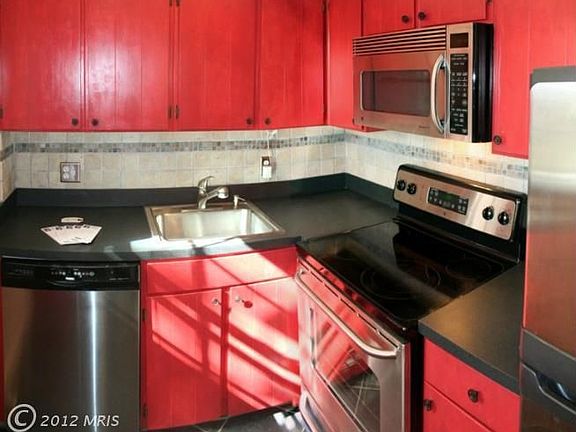 3rd image of 3078 S Abingdon St APT A1