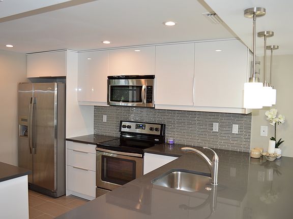 3rd image of 3 Royal Palm Way #2050