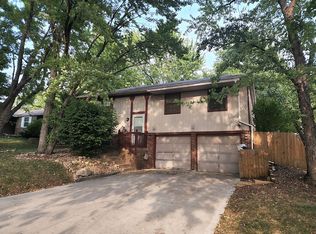 13035 S Raintree Dr, Olathe, KS 66062