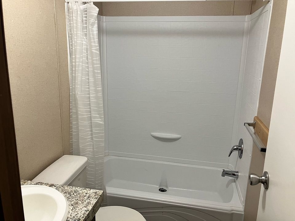 2nd image of 840 Ravencrest Ln
