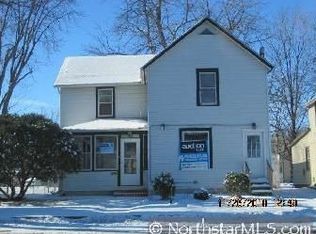 515 Pine St N, Chaska, MN 55318