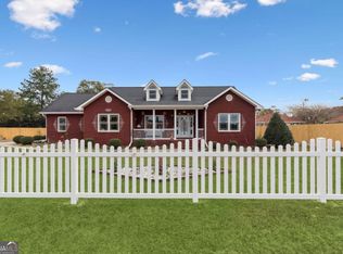 932 Hitching Post Ln, Waycross, GA 31503