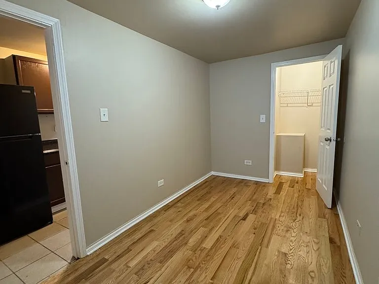 1637 W 77th St #2 — Photo 16