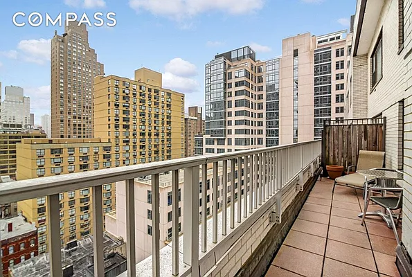 Sold by Compass | media 8