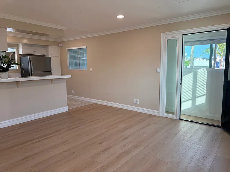 3252 3rd Ave — Photo 7