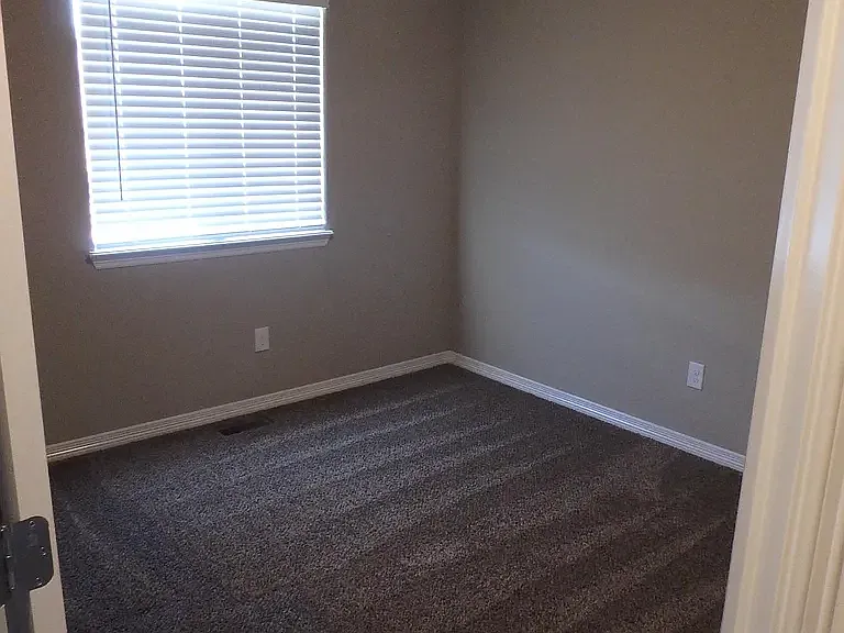 10813 Rowley Dr — Photo 17