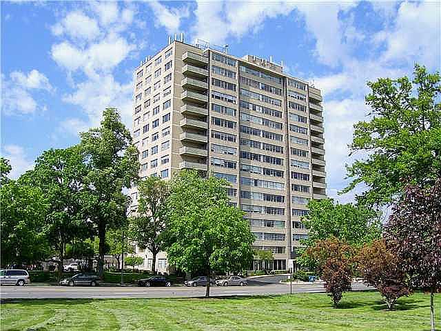 1st image of 1620 E Broad St APT 505