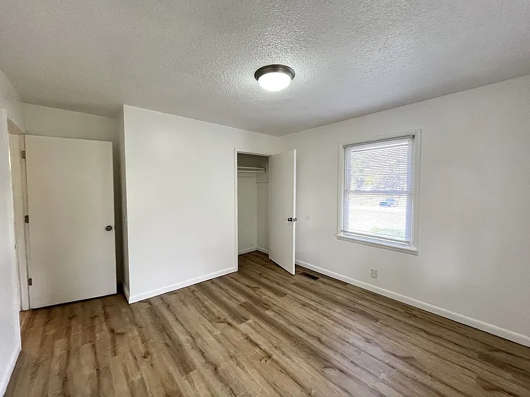 481 McQuade Cir — Photo 22