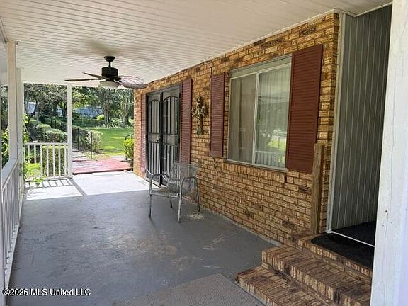5th image of 819 Meadow Ln
