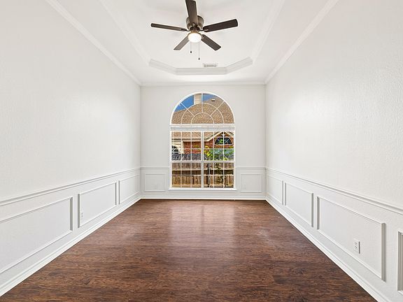 3rd image of 9 Roosevelt Ct