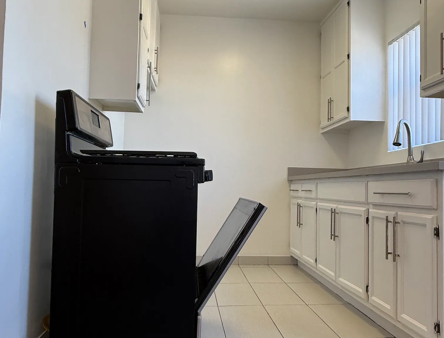 1 bed, 650 sqft, $1,700 — Photo 2