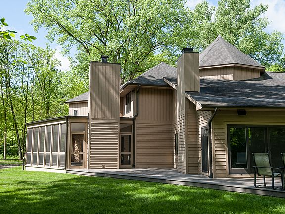 3rd image of 2700 Gemini Ln #1