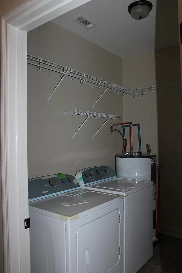 Laundry Room - 223 N Montgomery Ave #206