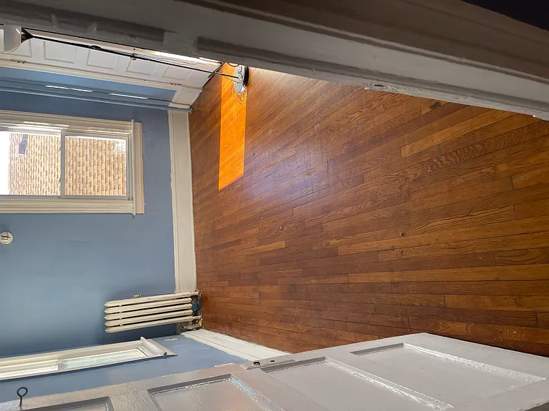 16 Montauk Ave #2 — Photo 5