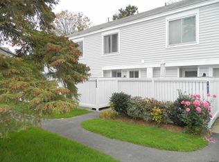 1402 Rockport Ct, East Greenbush, NY 12061