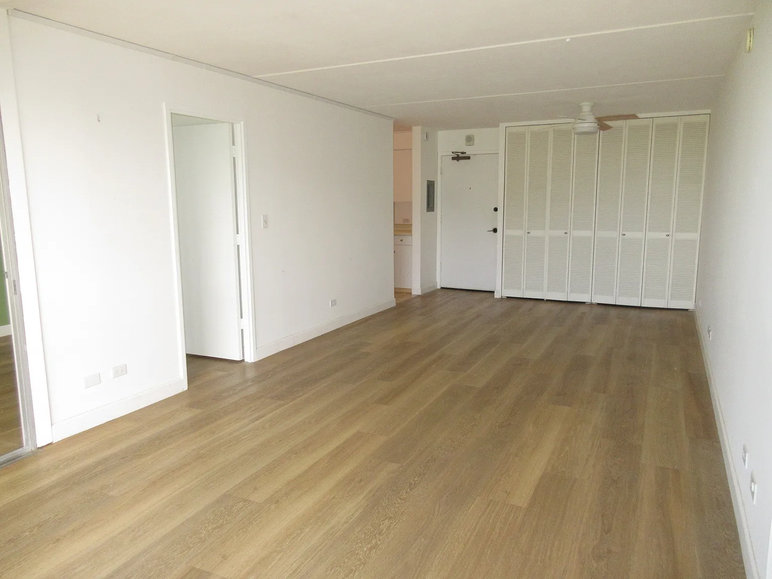 1 bed, 682 sqft, $2,200 — Photo 2