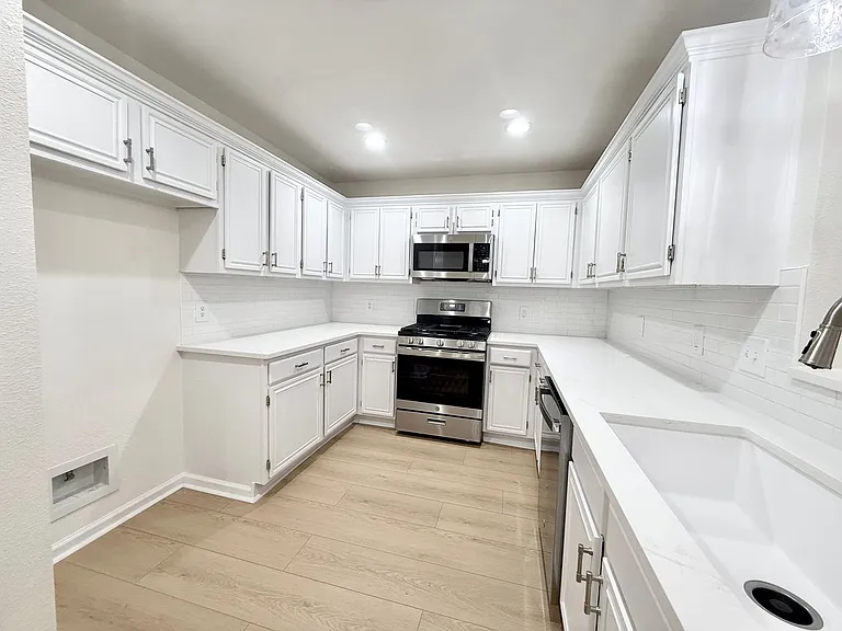 236 Almond Dr — Photo 10