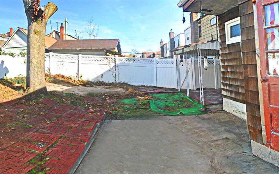 2nd image of 20405 34th Ave