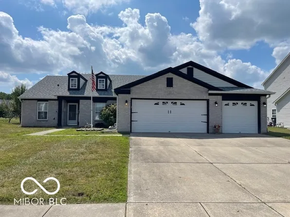 372 Heritage Dr, Greenwood, IN 46143