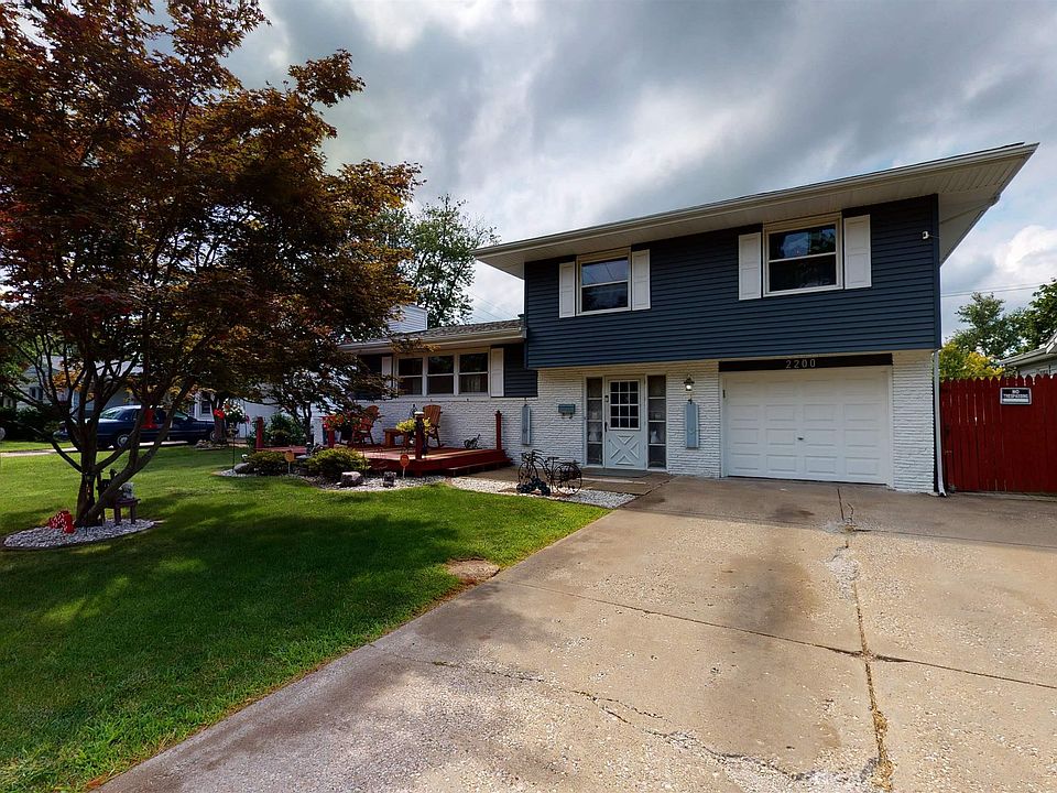 1st image of 2200 W Cashman Ct