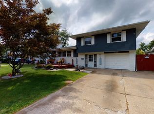 2200 W Cashman Ct, Peoria, IL 61604