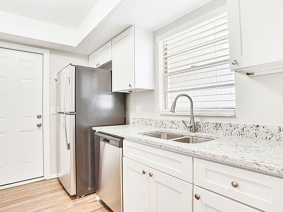5th image of 2094 Las Palmas Cir