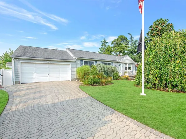 309 Van Buren Street, West Babylon, NY 11704